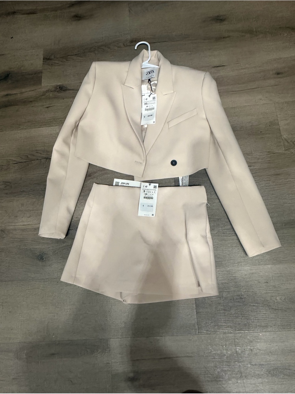 Zara light Beige Cropped Blazer and Skort Set classy